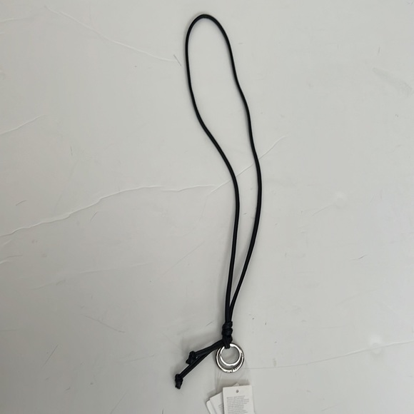 H&M Black Vegan Leather Strap Silver Tone Badge/Key Clip - Picture 2 of 3